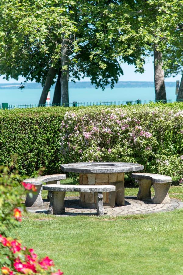 Balaton Lakeside Residence Шіофок Екстер'єр фото